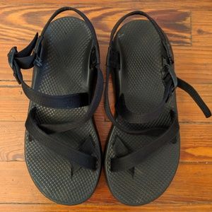 Chaco Men’s Black Toe Loop Hiking Water Sandals 9